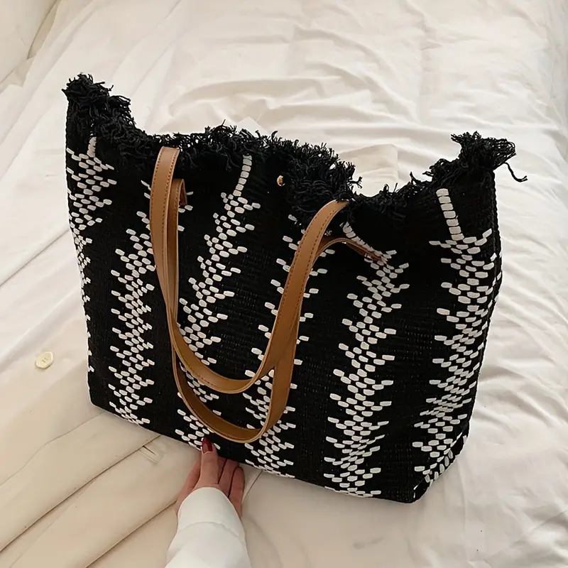 Fringed Large Capacity Straw Tote - Black